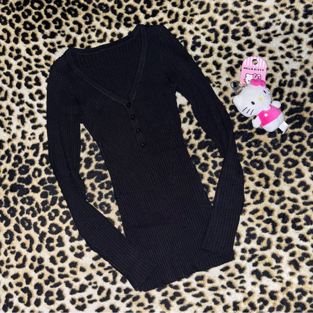 y2k inspired black form fitting long sleeve top (limited time SALE)